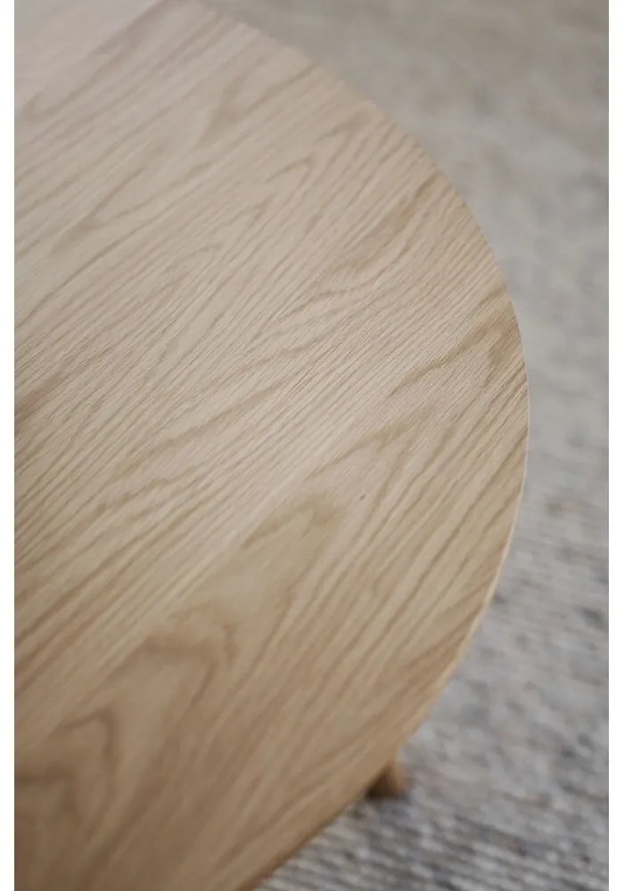 Natúr színű kerek dohányzóasztal tölgyfa dekorral 90x90 cm Yumi - Rowico