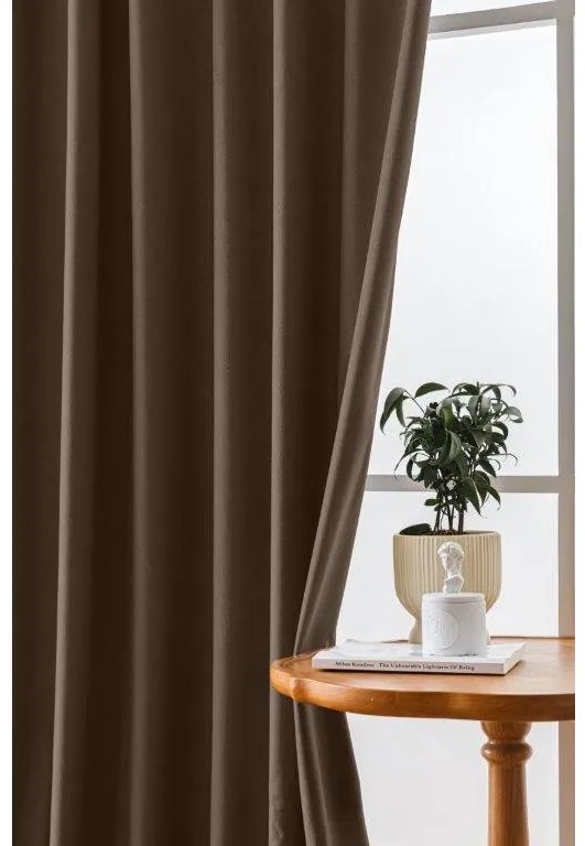 Barna sötétítő függöny VELVET 140x270 cm Felfüggesztés: Hullámos sínszalag