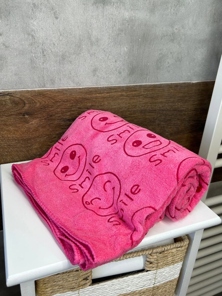 Gyorsan száradó törülköző Smiley rózsaszín A törülközők mérete: 70x140 cm
