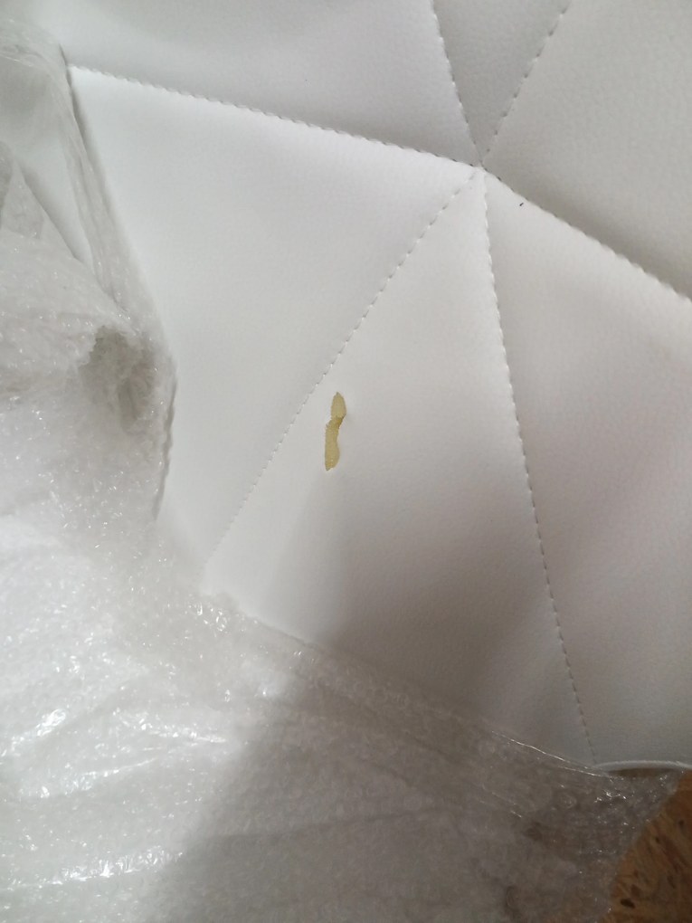 AKCIÓ Fehér irodai szék AVOLA öko-bőrből II. osztály