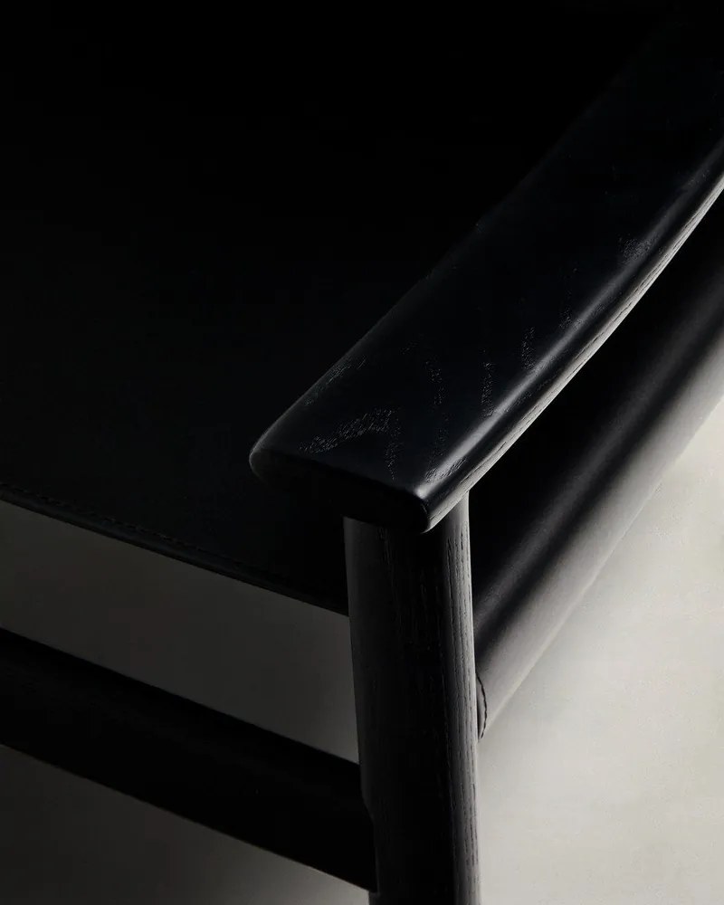 Fekete bőr fotel Jan – Kave Home