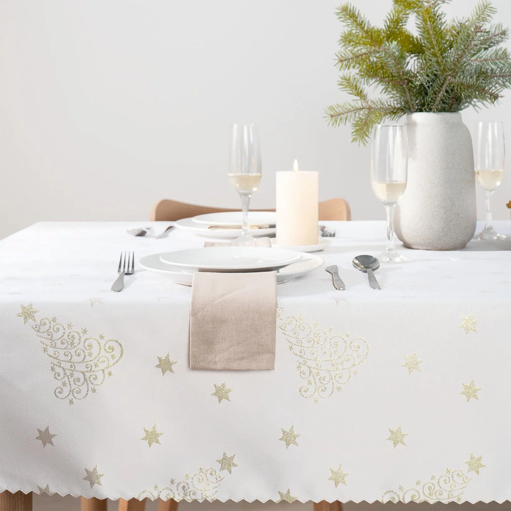 Goldea karácsonyi teflonbevonatú asztalterítő - aranyszínű karácsonyfák és csillagok 80 x 80 cm