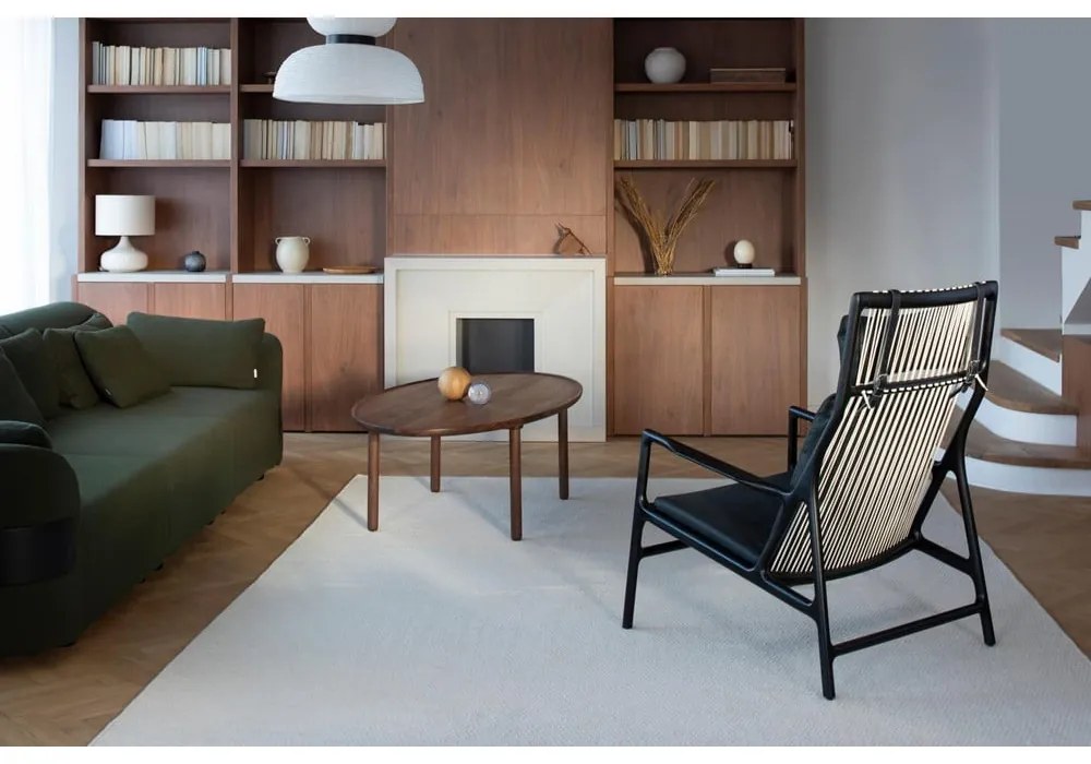 Dedo fotel tömör tölgyfa konstrukcióval, fekete bivalybőr ülőpárnával - Gazzda