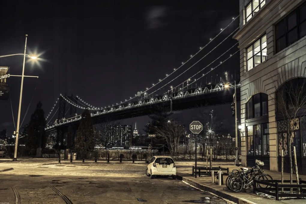 Poszter 60x40cm Esti kilátás a Manhattan hídra az utcáról, Assaf Frank