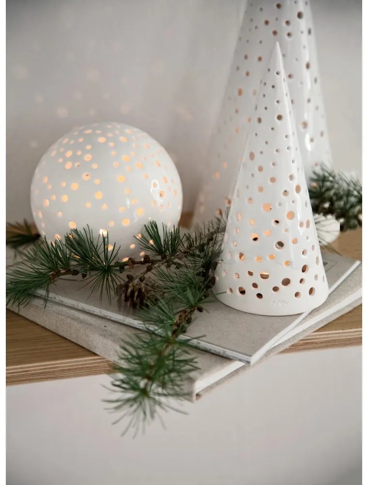 Nobili fehér csontporcelán karácsonyi gyertyatartó, magasság 19 cm - Kähler Design