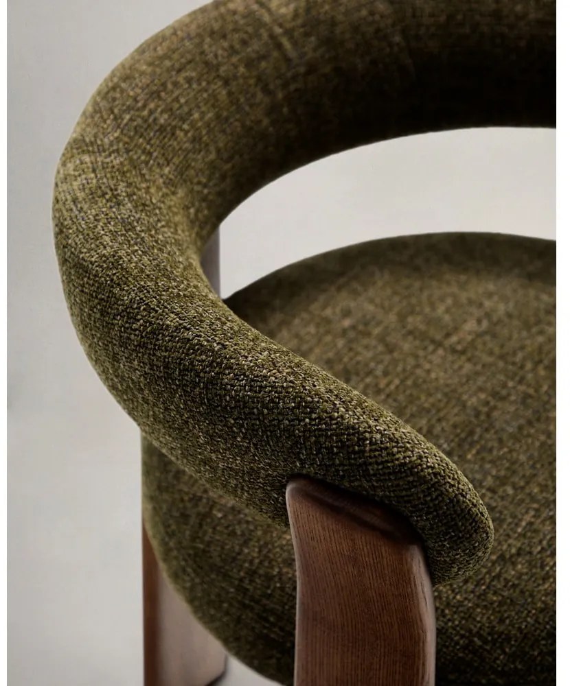 Khaki-barna kőrisfa karfás étkezőfotel Granite – Kave Home