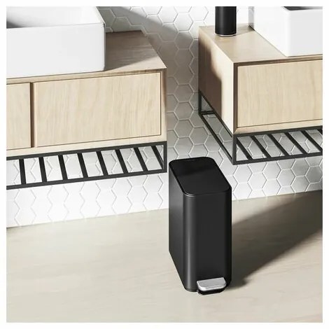 Simplehuman keskeny pedálos szemetes 5 L, fekete