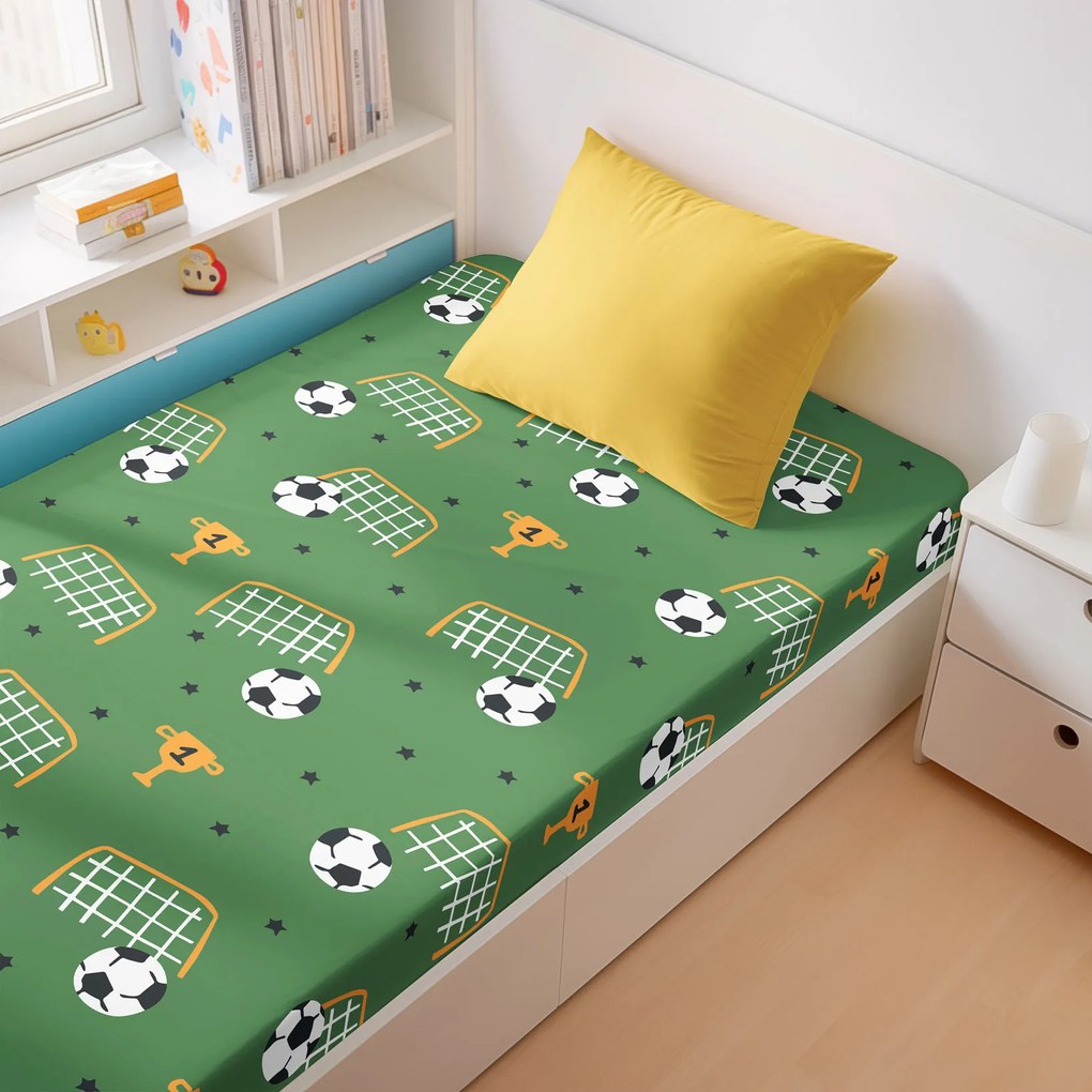 Goldea pamut gumis lepedő - futballvilág 180 x 200 cm