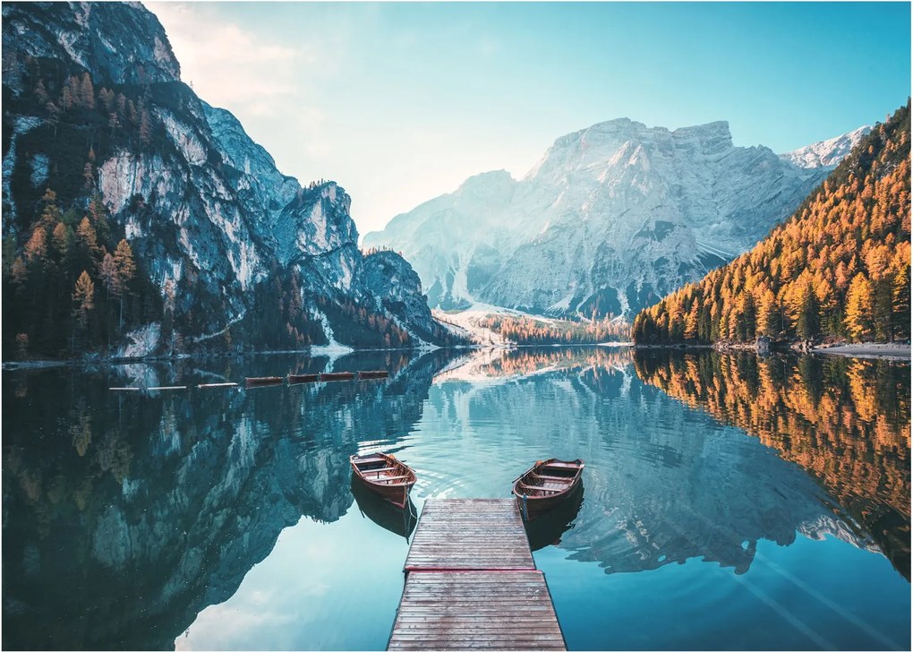 Üveg kép - Csónakok a Braies-tónál (70x50 cm)