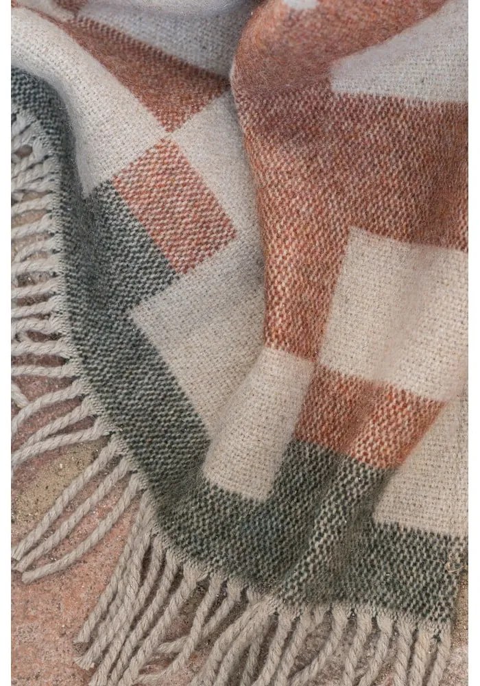 Rózsaszín-barna gyapjúkeverék takaró 130x190 cm Maze – Mette Ditmer Denmark