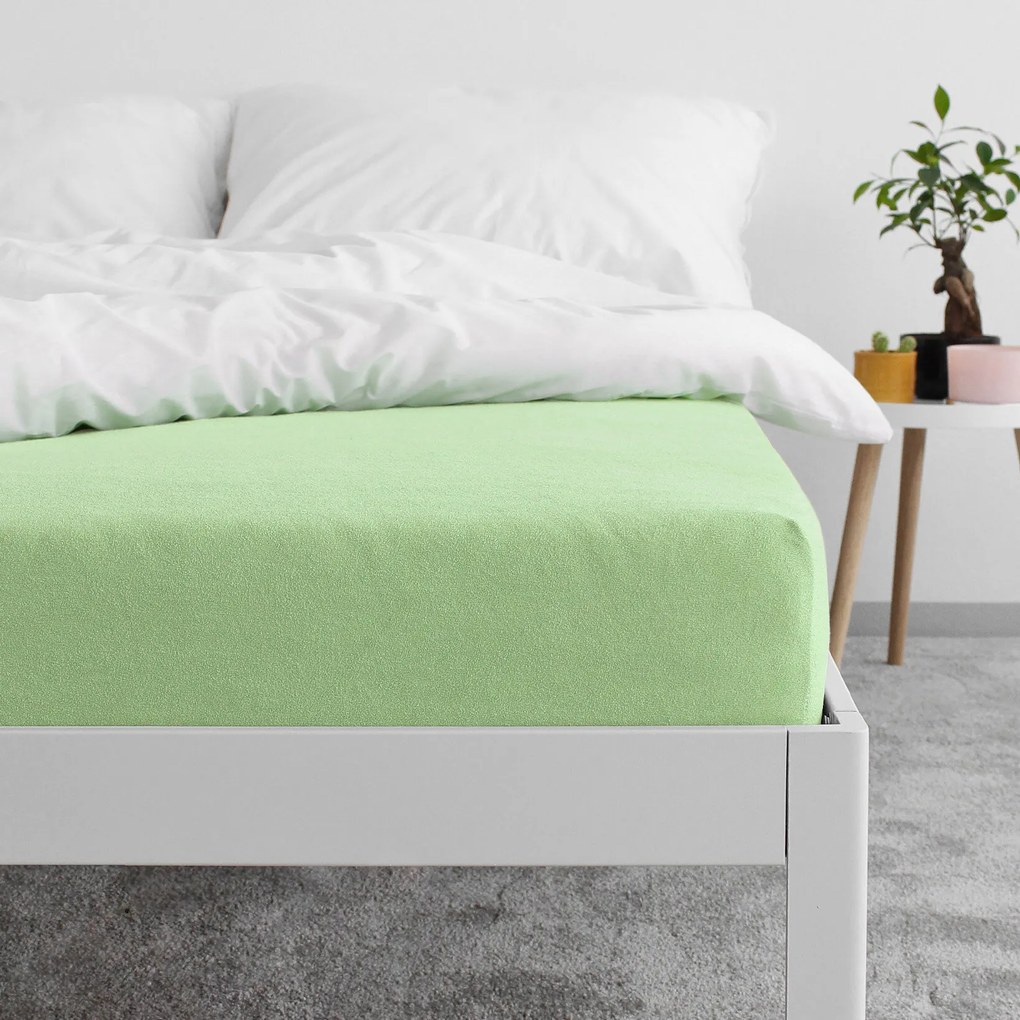 Goldea frottír gumis lepedő - világoszöld 180 x 200 cm