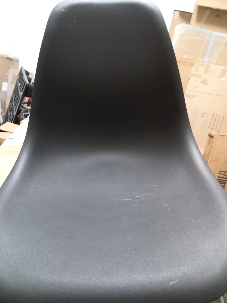 AKCIÓ Fekete bárszék CARBRY LAMAL fekete lábakkal II. osztály