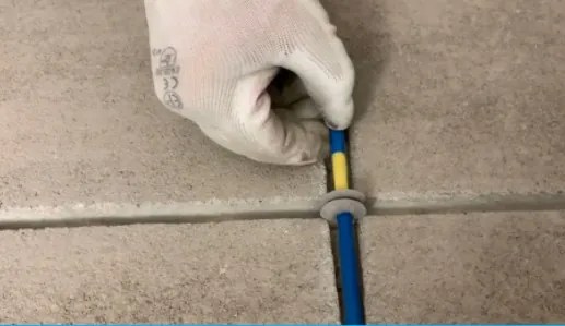 Esztrich dilatációs dübel kék-szürke