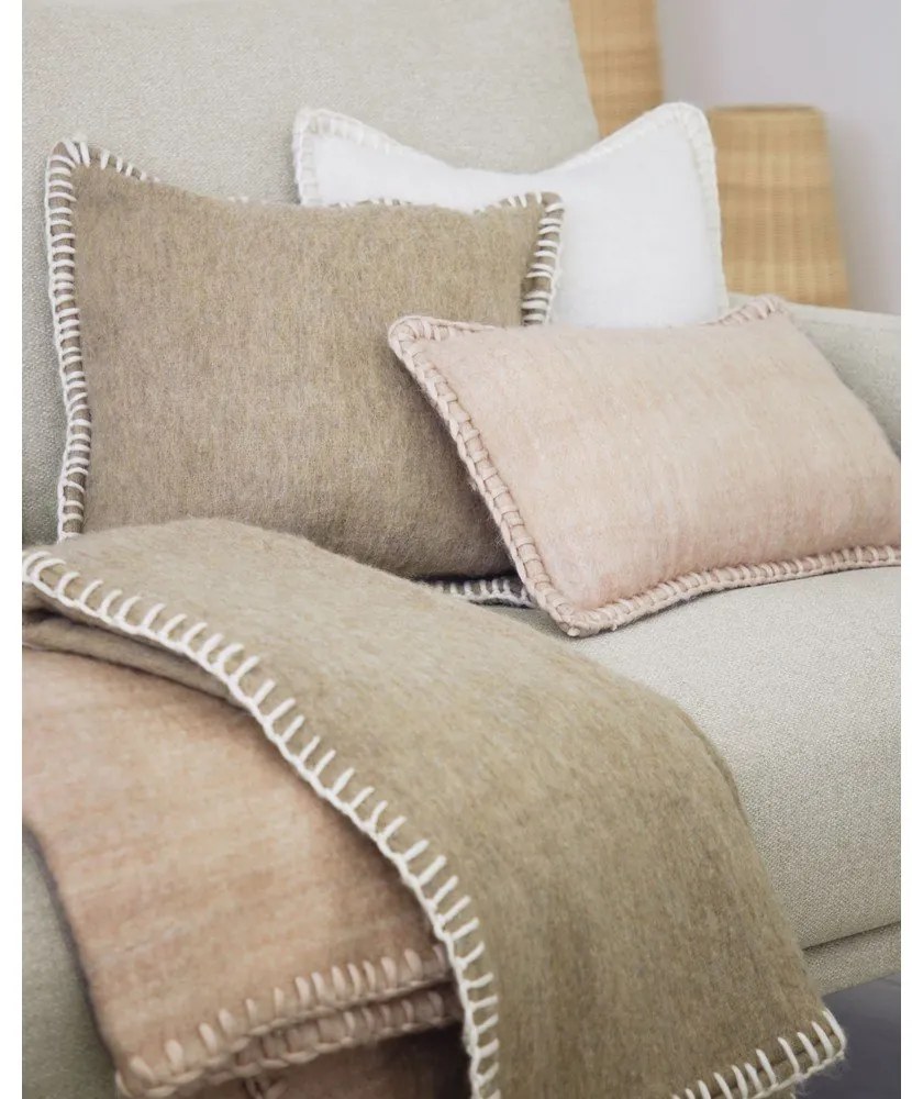 Gyapjúkeverék párnahuzat 45x45 cm Augustina – Kave Home