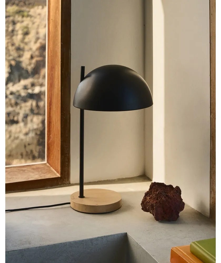 Fekete-natúr színű asztali lámpa fém búrával (magasság 48,5 cm) Catlar – Kave Home