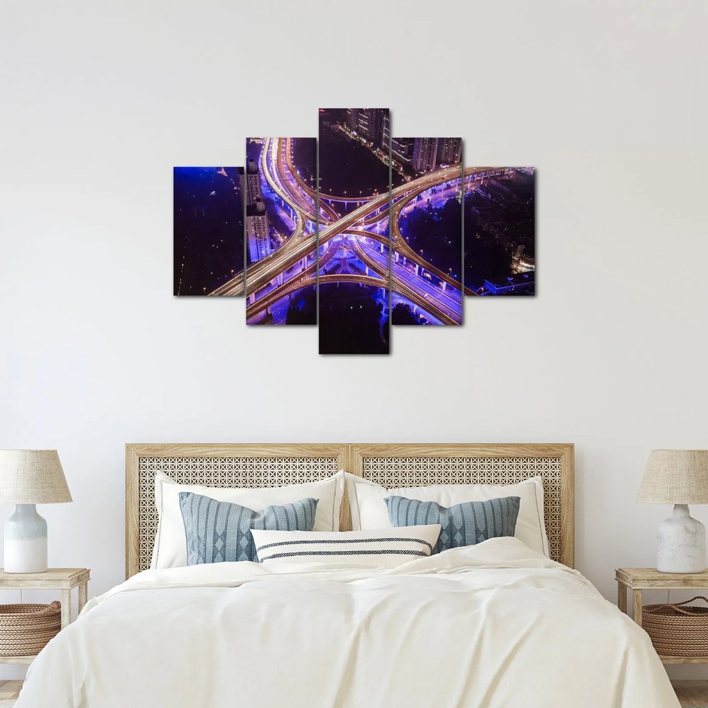 Egy kép egy nagy kereszteződésről éjjel (150x105 cm)