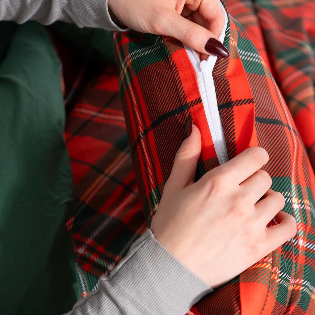 Goldea pamut ágyneműhuzat duo - piros kockás, sötétzöld hátoldal 140 x 200 és 70 x 90 cm