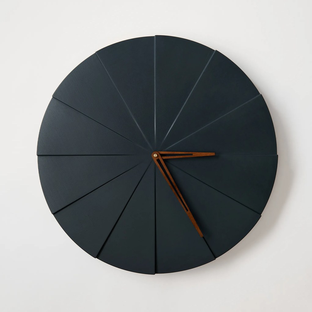 ODLITO Beton falióra Cake – grafit (fekete) – 50 cm – barna mutatók