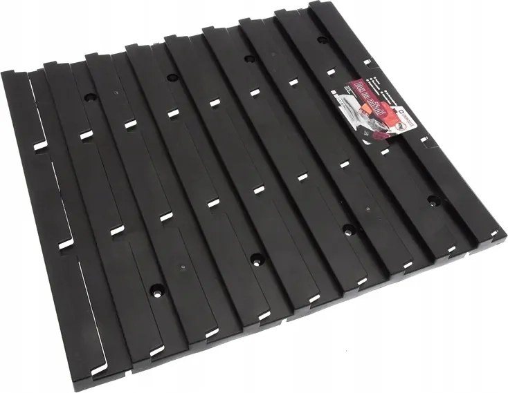 Függő műanyag szerszámpanel