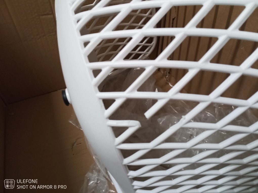 AKCIÓ Fehér műanyag szék CORRAL B II. osztály