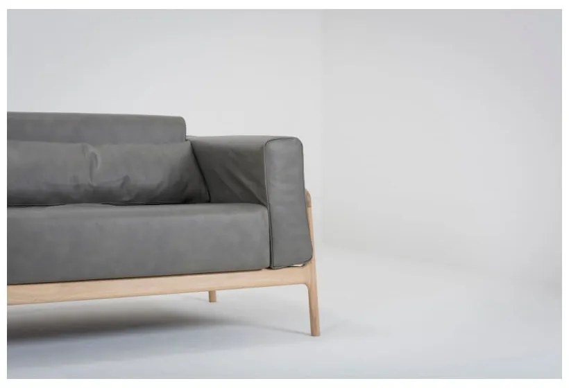 Fawn sötétszürke kanapé bivalybőrből, tömör tölgyfa szerkezettel, 210 cm - Gazzda