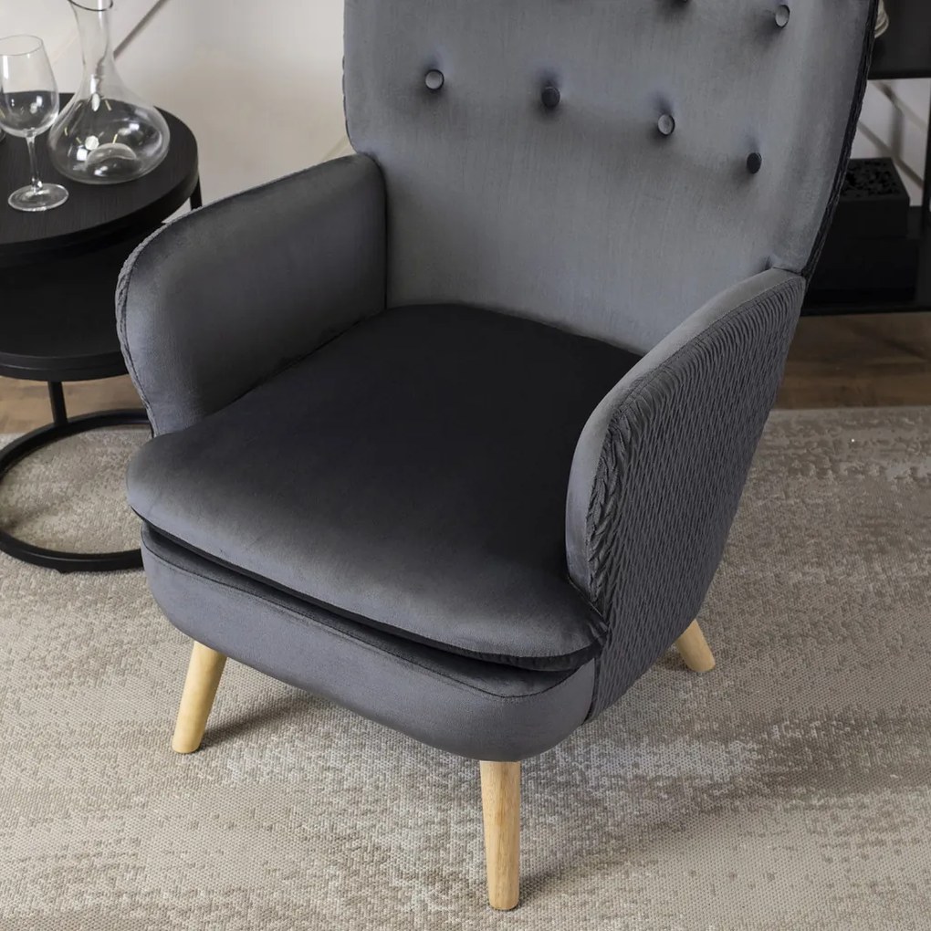 Scaun de sufragerie elegant cu tapițerie din material bej și picioare cromate. MOLLY