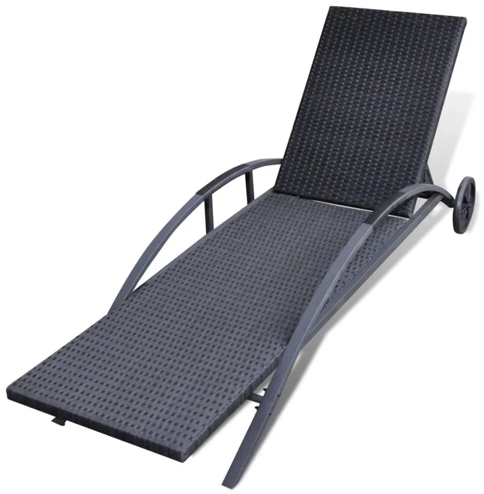 Fekete polyrattan napozóágy párnával és kerekekkel