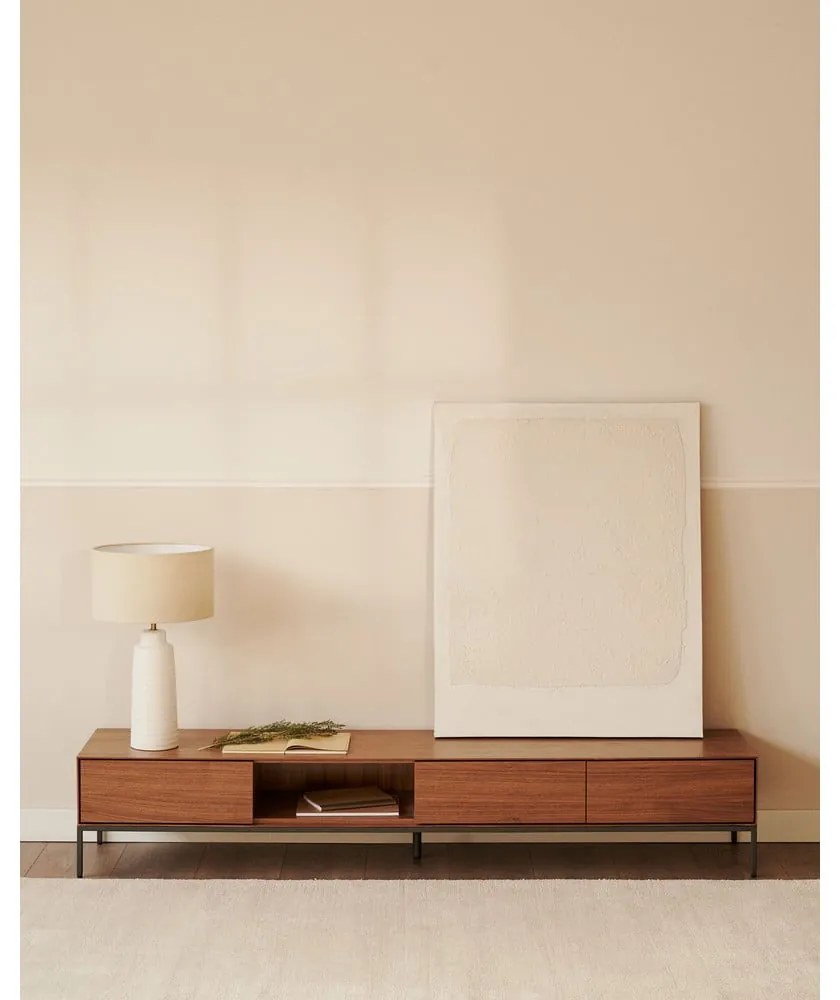 Natúr színű TV-állvány diófa dekorral 195x35 cm Vedrana – Kave Home