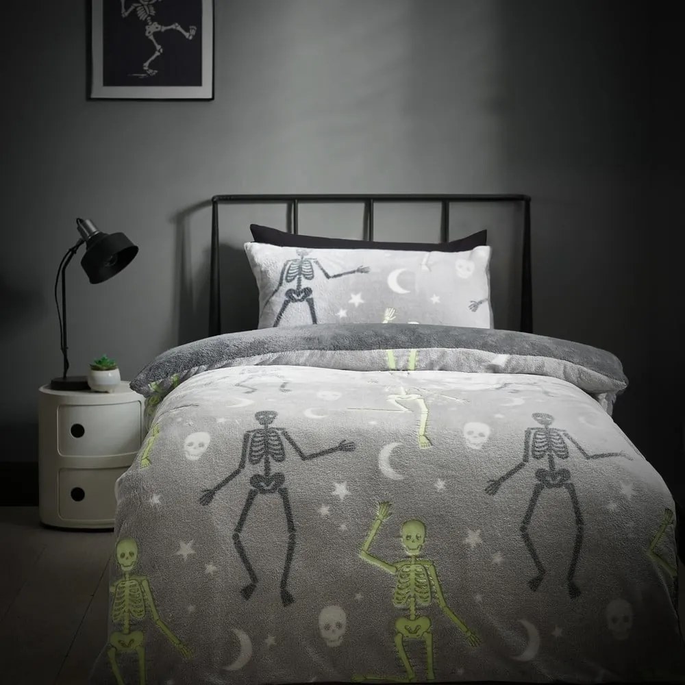 Szürke egyszemélyes mikroplüss gyerek ágyneműhuzat világító hatással 135x200 cm Halloween Skeleton – Catherine Lansfield