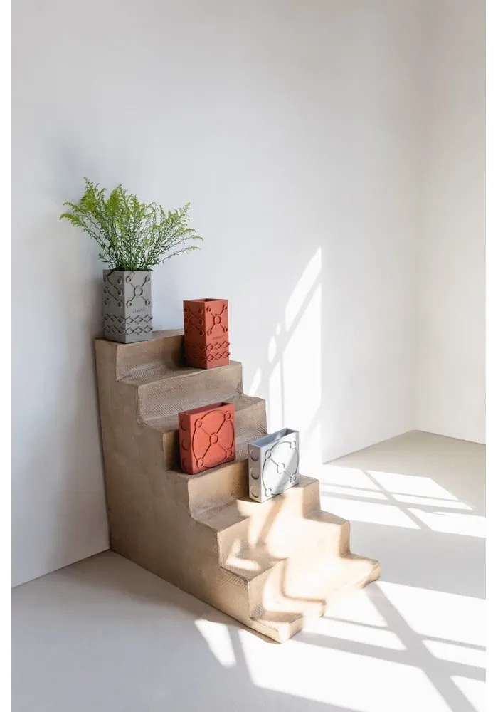 Világosszürke beton váza Graphic – Zuiver