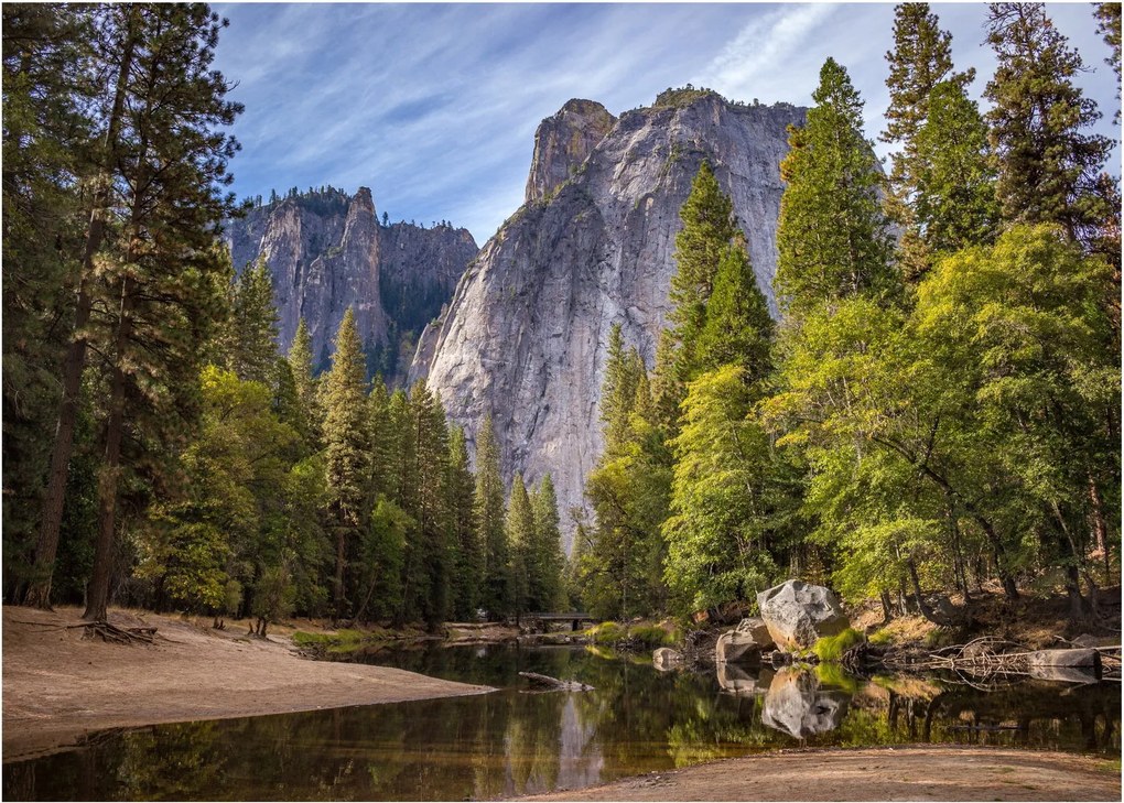 Kép - A Yosemite szikla alatt (üvegen) (70x50 cm)