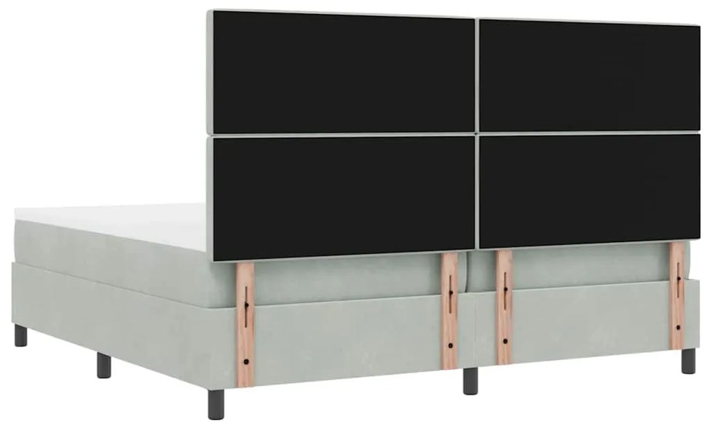 Boxrugós ágy matracmal Világosszürke 200 x 200 cm Bársony