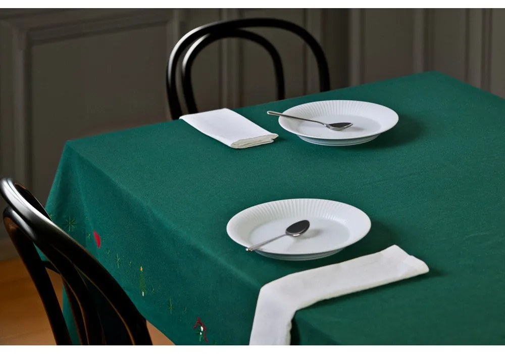 Pamutkeverék asztalterítő karácsonyi mintával 150x270 cm Christmas Fable – JUNA