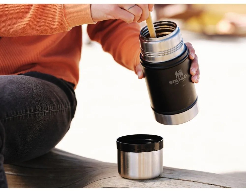 Fekete rozsdamentes acél ételtartó termosz 700 ml Legendary Classic Black – Stanley