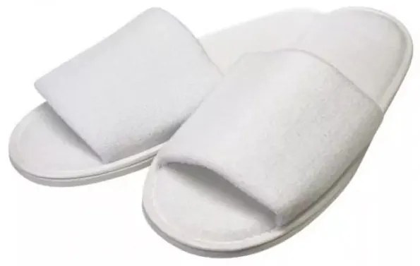 Fehér szállodai papucsok