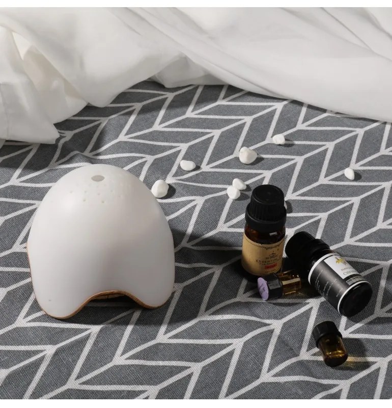 Mini ultrahangos aromadiffúzor világos fa mintával