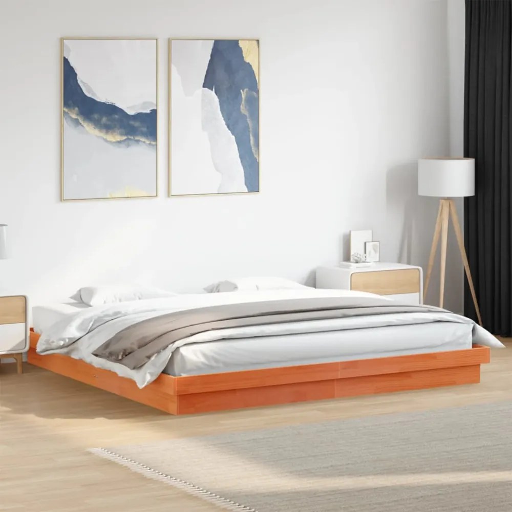 viaszbarna tömör fenyőfa LED-es ágykeret 200 x 200 cm