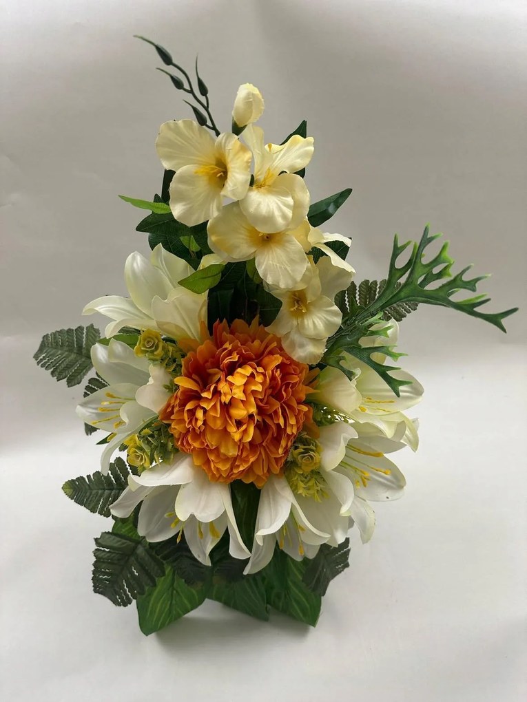 Kompozíció Virágok a sírhoz temető csokor váza művirágok