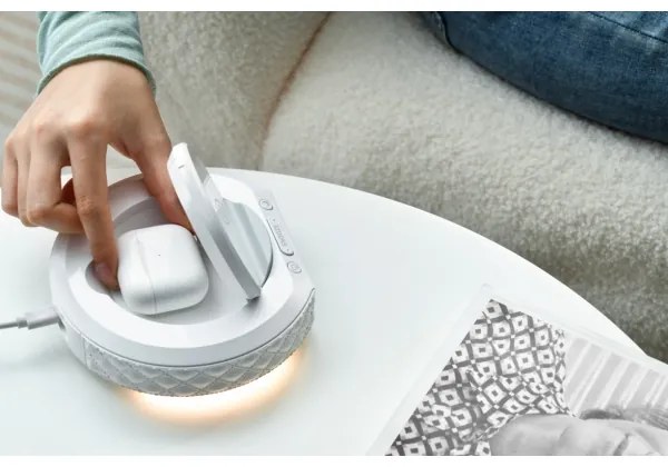 Immax 08983L - Ébresztő LCD-vel, 27W/9V Qi vezeték nélküli töltő, fehér