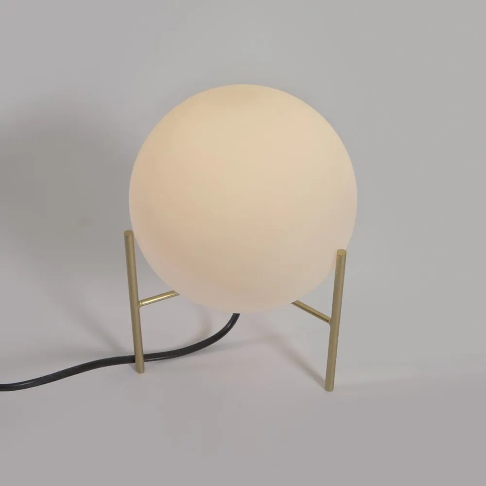 Fehér-aranyszínű asztali lámpa üveg búrával (magasság 22 cm) Seina – Kave Home