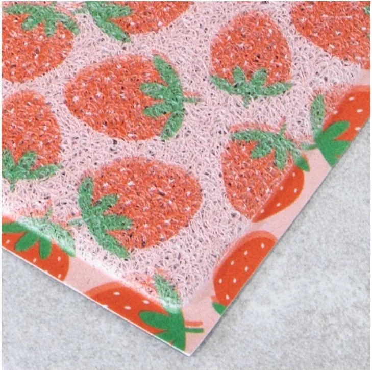 PVC lábtörlő 40x70 cm Pink Strawberry – Artsy Doormats