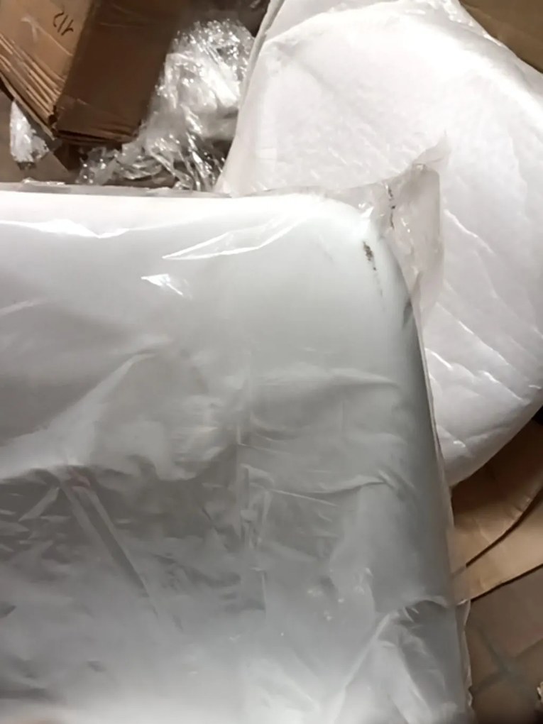 AKCIÓ Fehér BALI MARK szék bükkfa lábakkal II. osztály