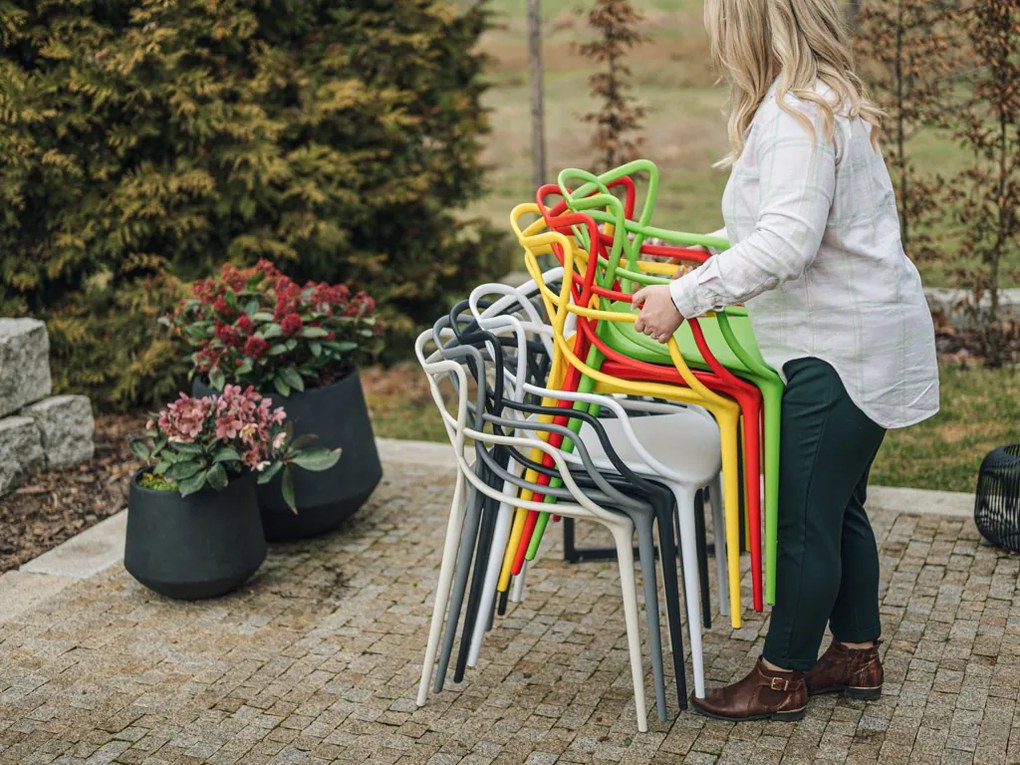 AKCIÓ Világossárga műanyag szék KATO II. osztály