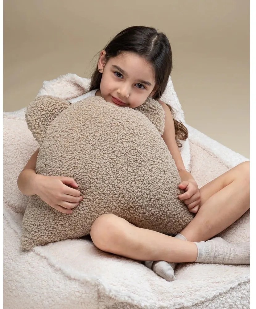 Világosbarna buklé párna gyerek kanapéhoz Bear – Wigiwama