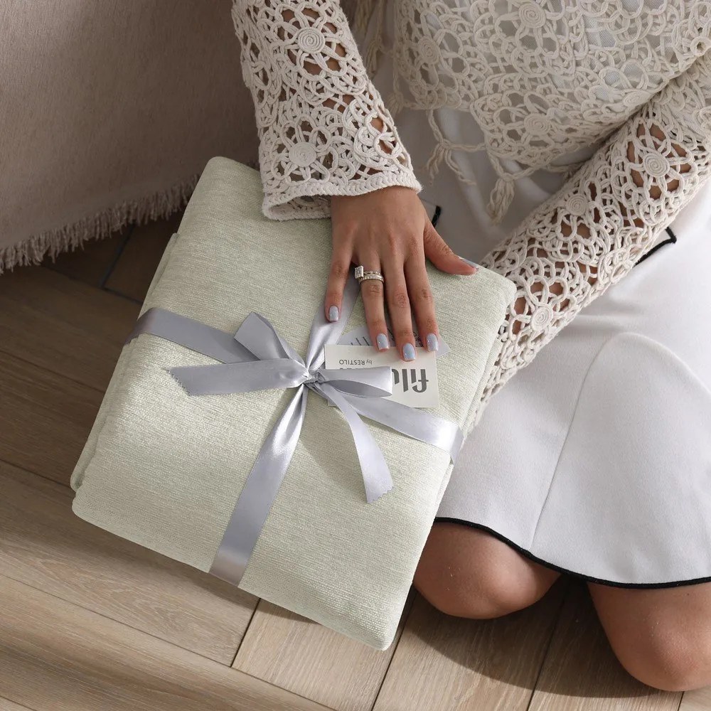 Krémszínű zsenília ágytakaró 220x240 cm Talo – Filumi