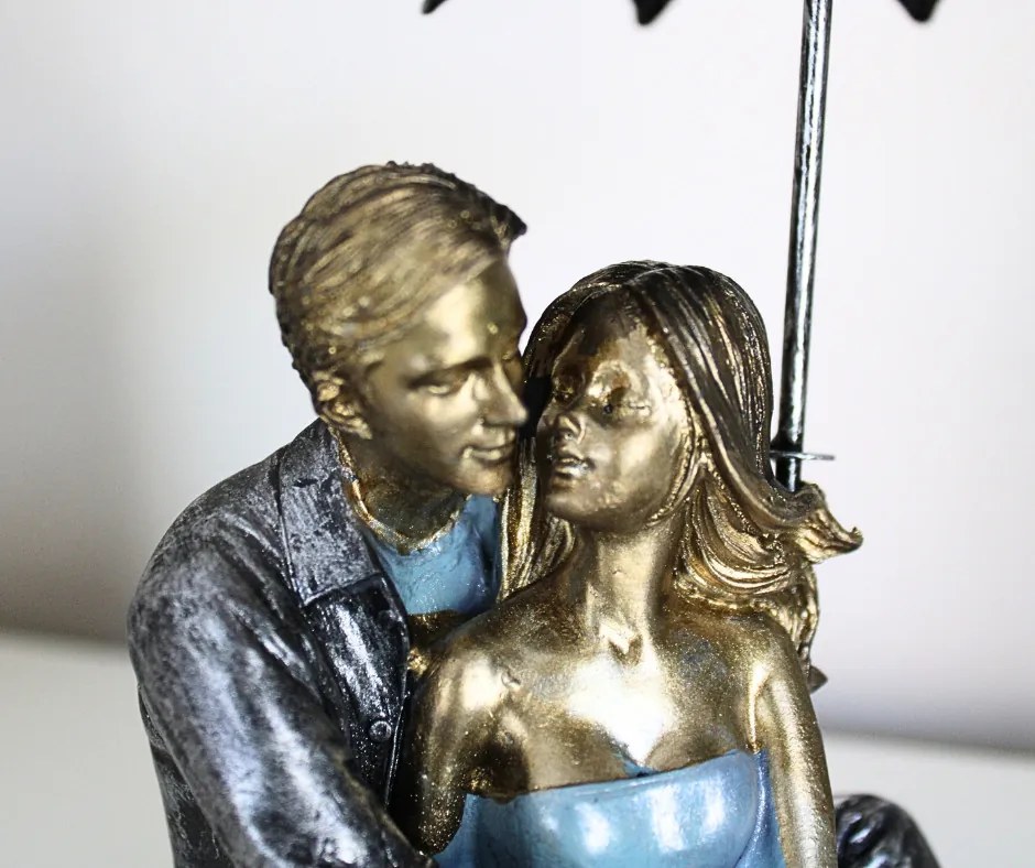 Szerelmespár Szobor Esernyővel, Ezüst