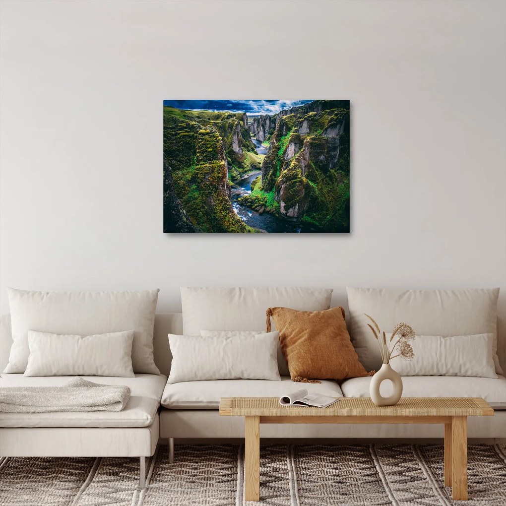 Kép - Folyó a sziklás völgyben (70x50 cm)