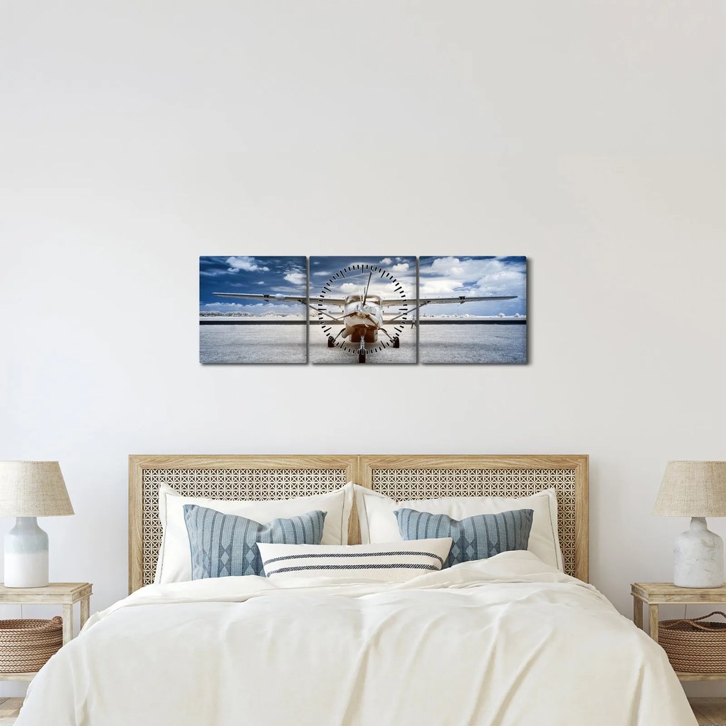 Egy motoros repülőgép képe (órával) (90x30 cm)