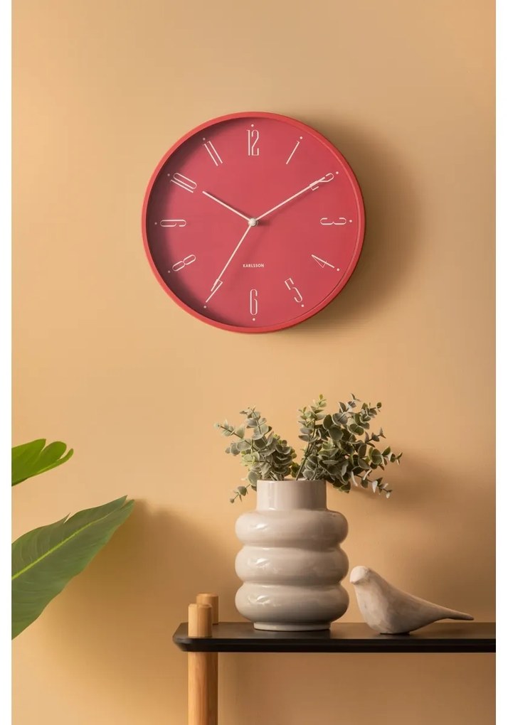 Karlsson 5988RD dizájner falióra, sötét rózsaszín, átmérő 30 cm