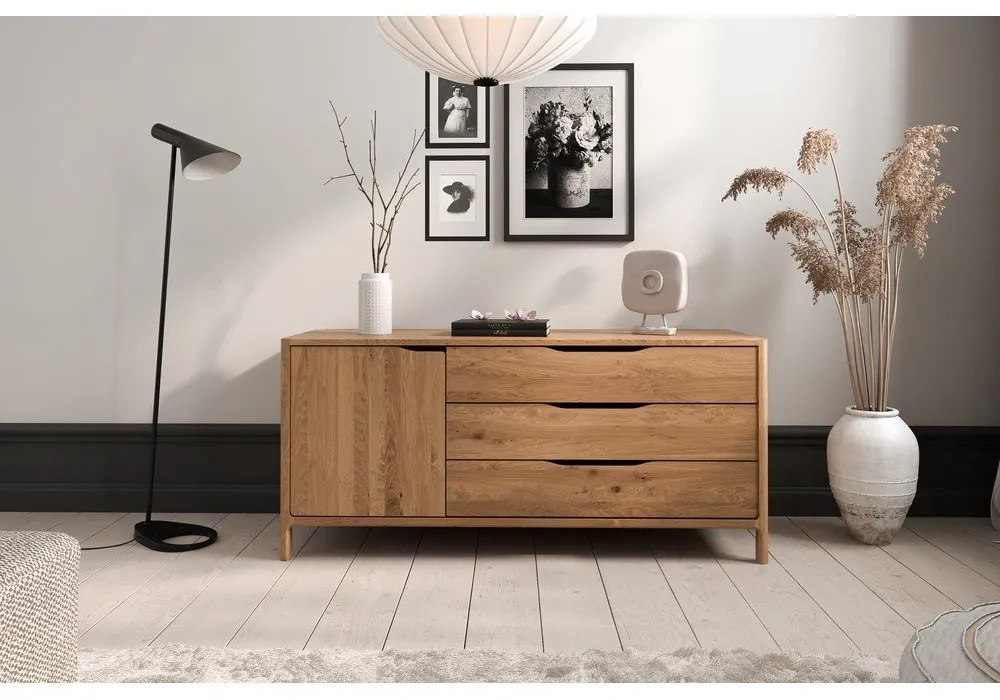 Natúr színű tölgyfa alacsony komód 140x64 cm Twig – The Beds